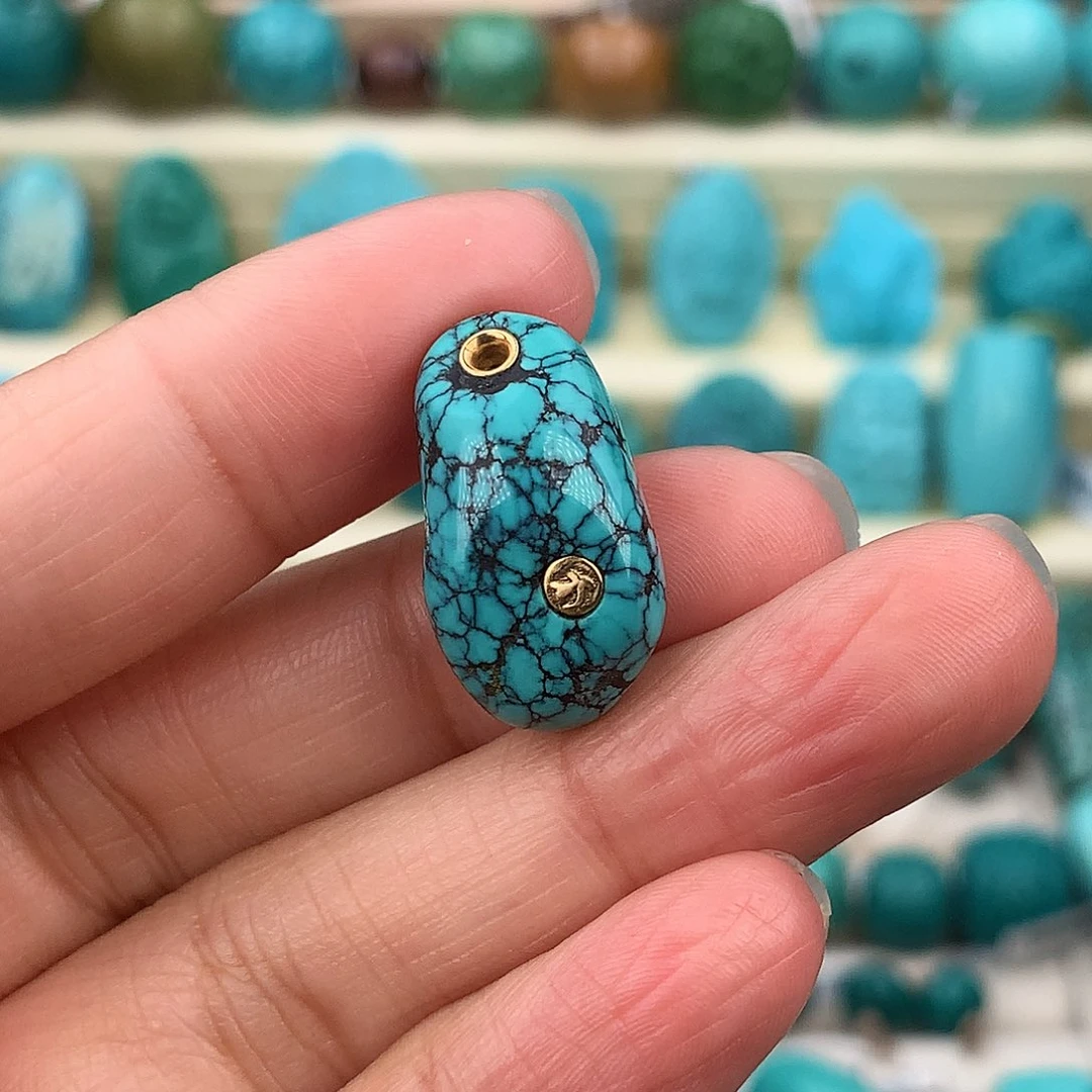 绿松石未镶嵌珠宝奇石