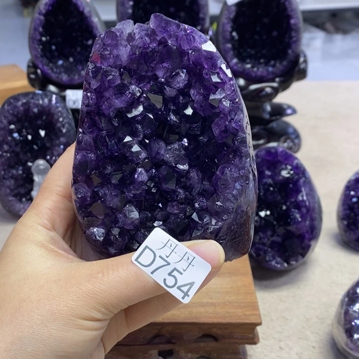 未镶嵌水晶大型摆件（非配饰）