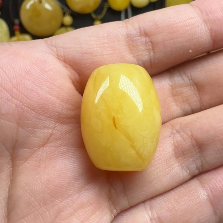 蜜蜡未镶嵌珠宝奇石