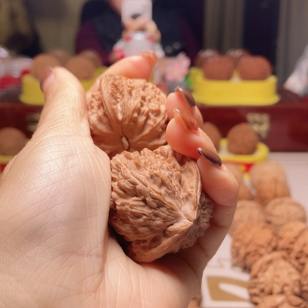 小***艾吊坠文玩核桃白狮子