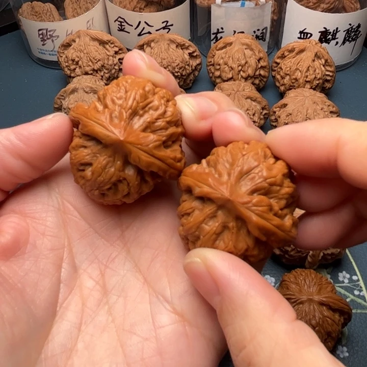 吊坠文玩核桃37红锦鲤