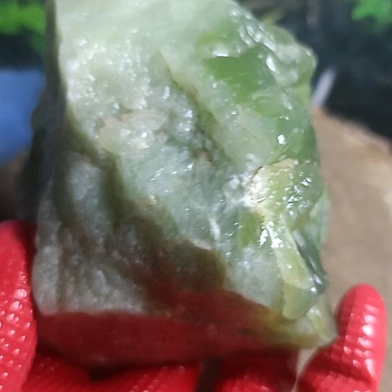 蛇纹石玉未镶嵌珠宝奇石