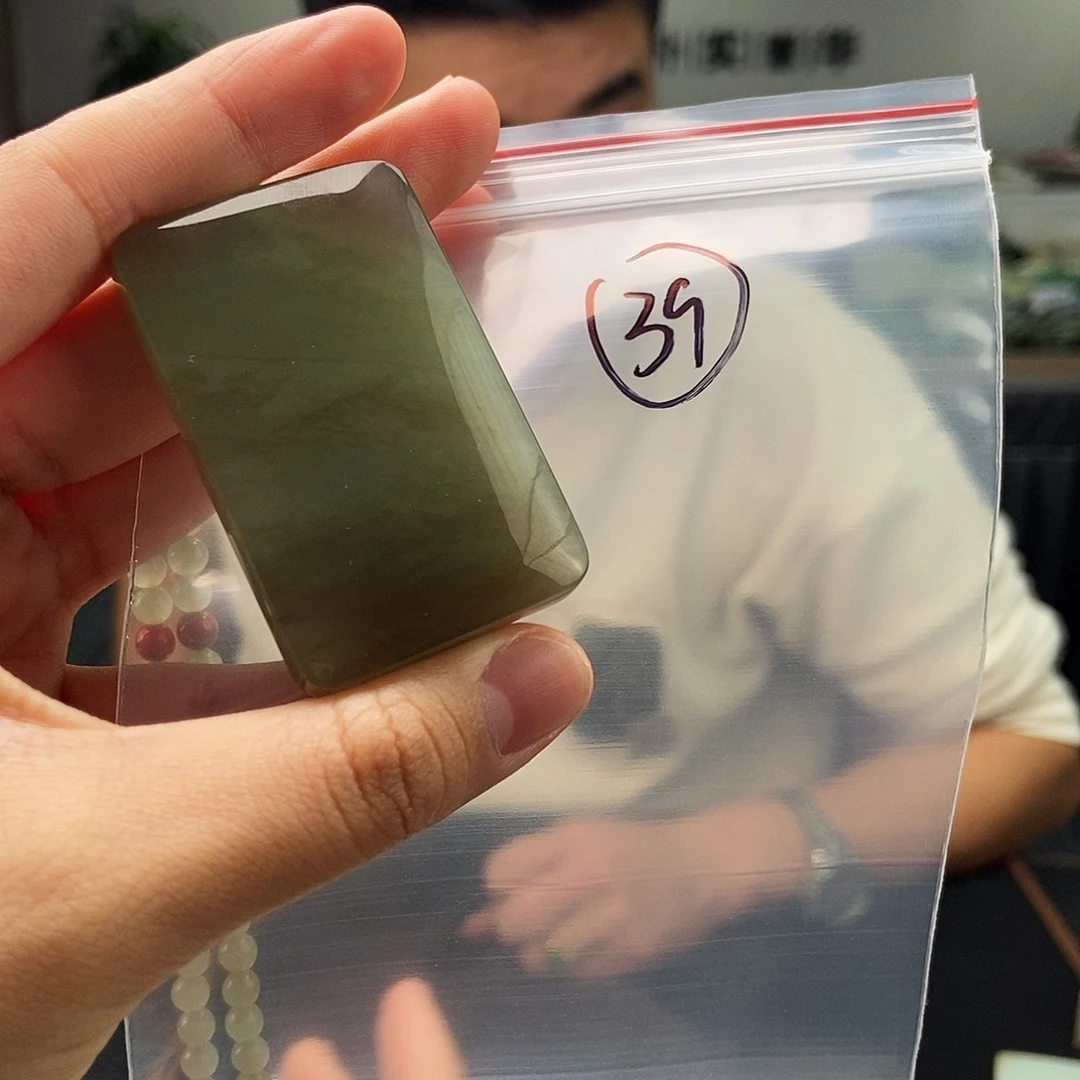 和田玉未镶嵌颈饰39号 颜色多样性发拍一发一