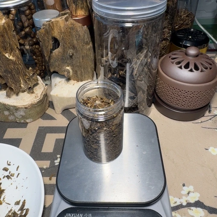 楠木琼****屋白露小碎料50克