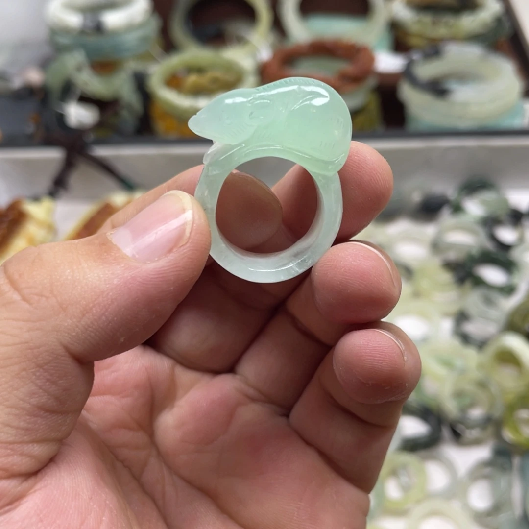 黑***刺蛇纹石玉未镶嵌戒指