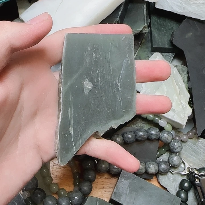 未镶嵌和田玉（青玉）珠宝半成品