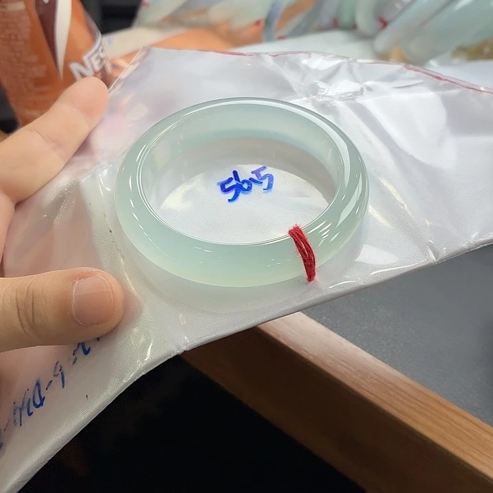 翡翠未镶嵌手镯25号