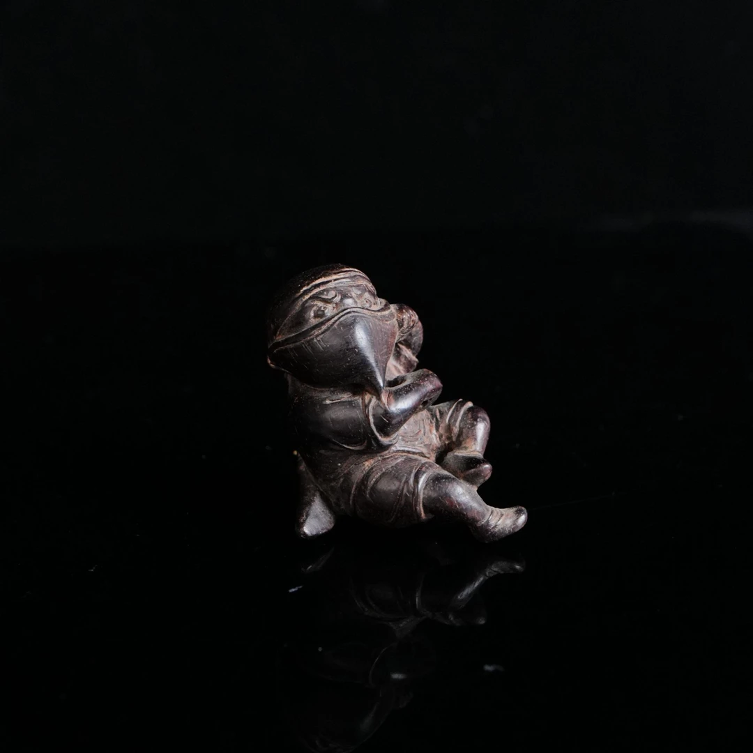 DY-B9738 印度小叶紫檀忍者茶宠小摆件 8.8g