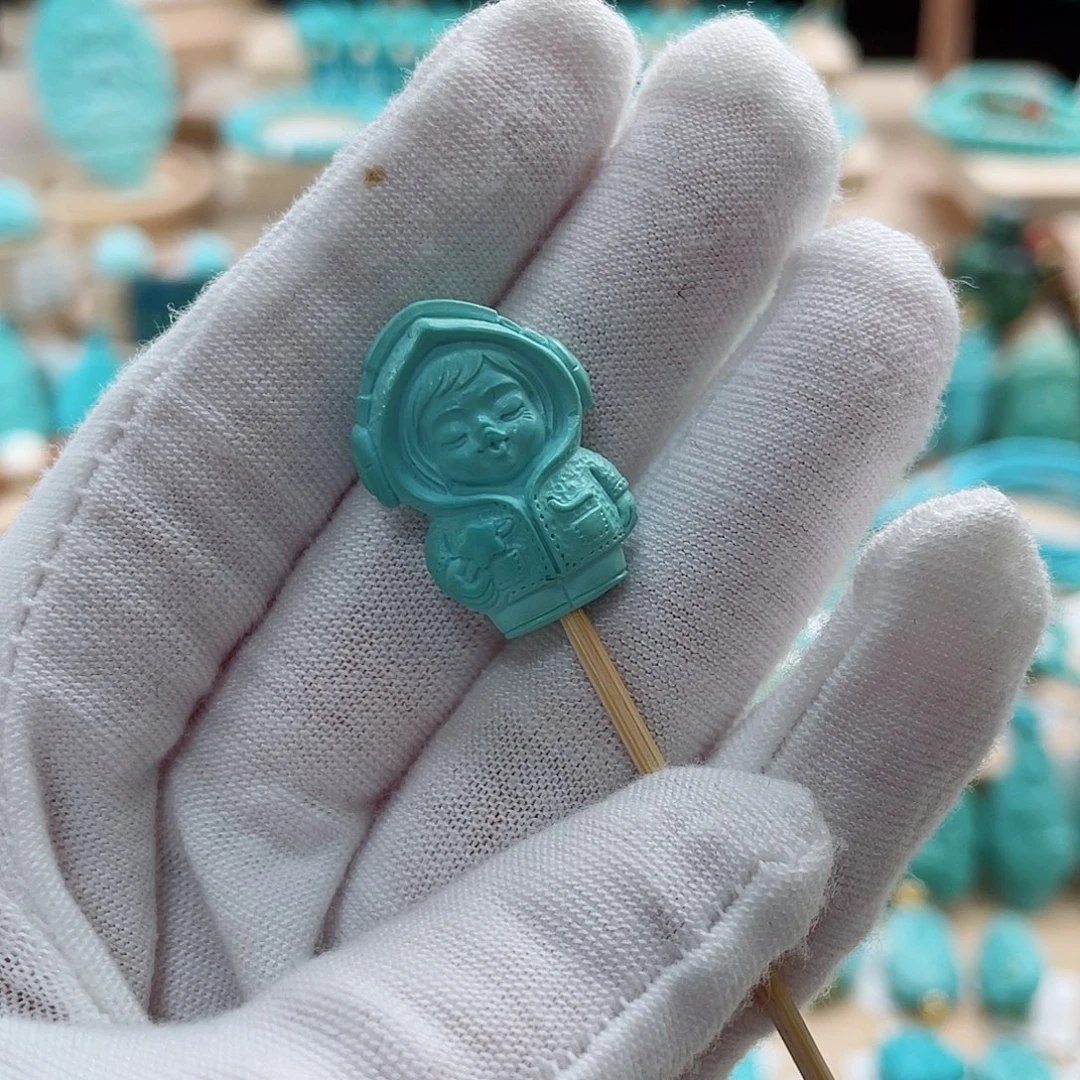 绿松石未镶嵌珠宝奇石