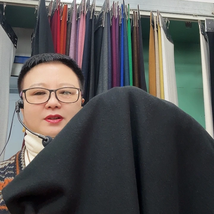 佑***炫彩黑色3米面料好货