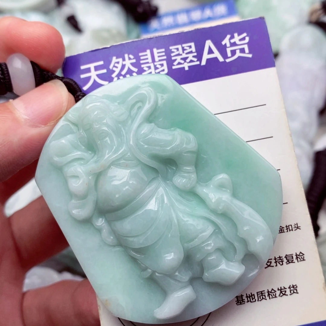 翡翠挂件未镶嵌翡翠