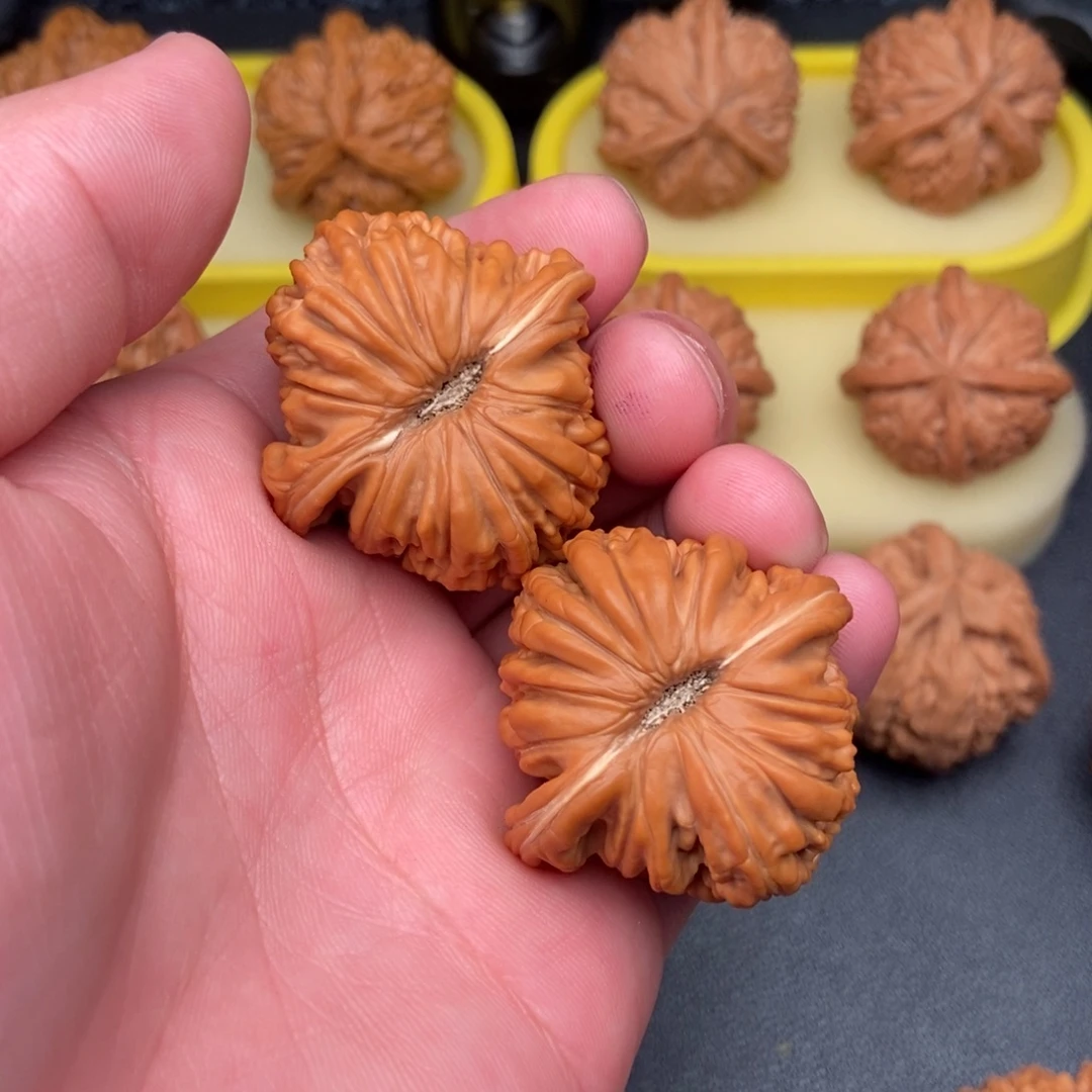 文玩核桃把件汉高楼38