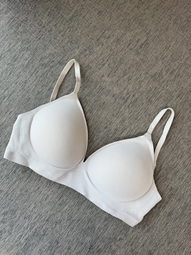 Tsuen荃壹 “小胸救星”无痕舒适贴身温柔显胸大内衣