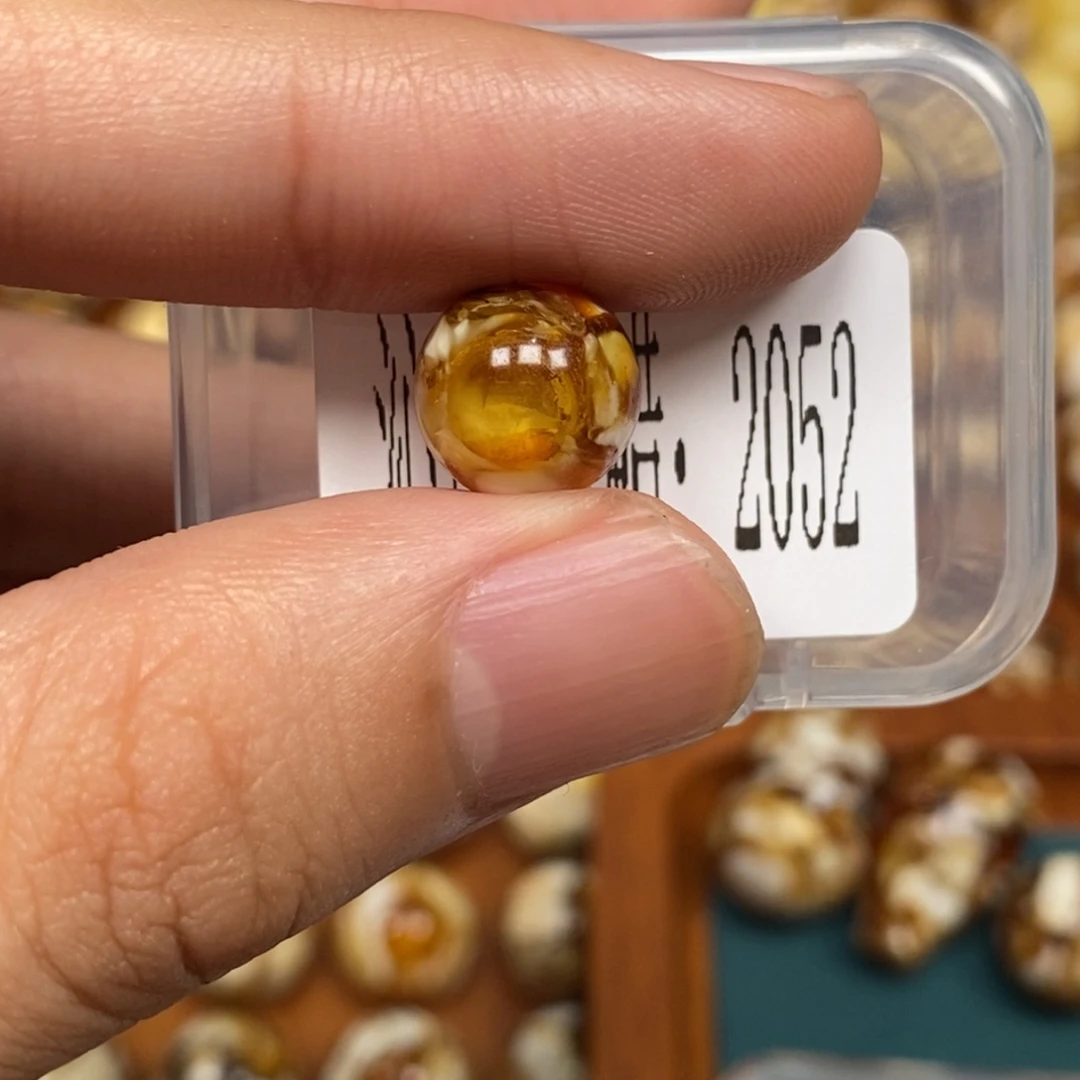 沁色蜜蜡未镶嵌2052