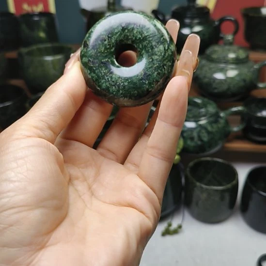 未镶嵌蛇纹石玉55大平安扣