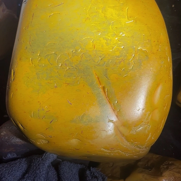梦***8老挝石黄蜡石传说