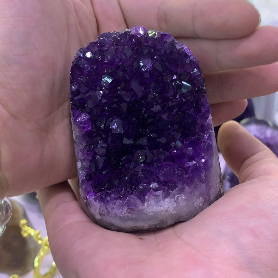 未镶嵌水晶大型摆件（非配饰）