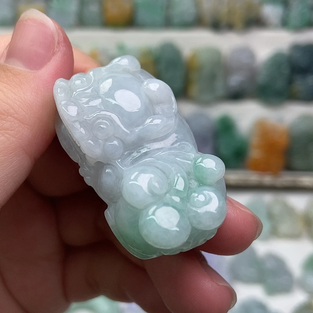 翡翠未镶嵌吊坠(赠链)