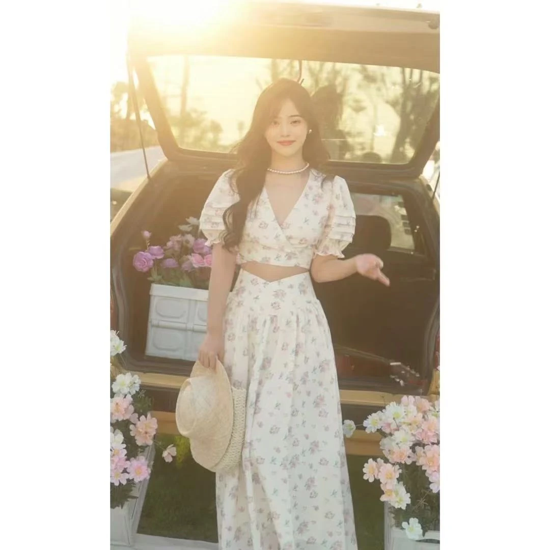 时尚洋气套装女2025夏季新款碎花泡泡袖短款上衣半身裙两件套