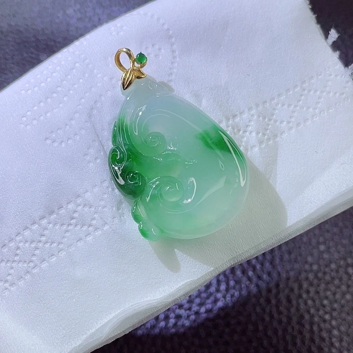 翡翠颈饰18K金镶嵌翡翠