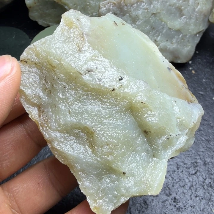 和田玉（糖玉）未镶嵌珠宝奇石