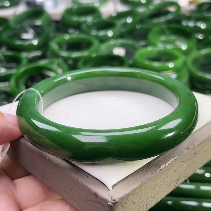 未镶嵌手镯和田玉（碧玉）