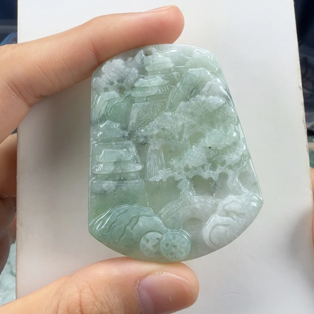 翡翠挂件未镶嵌翡翠