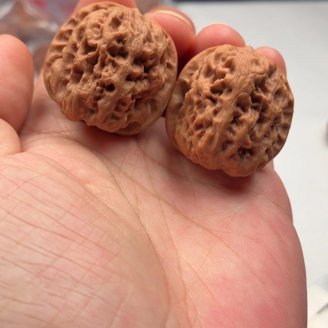 文玩核桃把件金钟