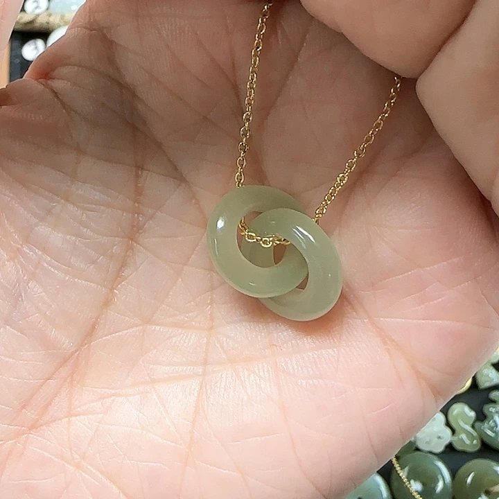 和田玉银S925镶嵌吊坠(不含链)天***乐