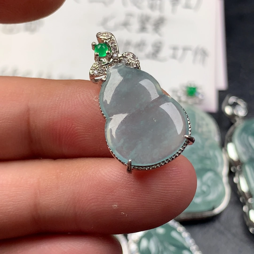 颈饰未镶嵌翡翠葫芦