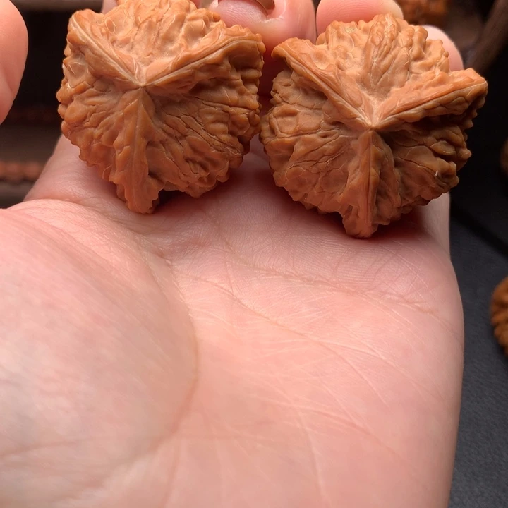 晨***宇文玩核桃吊坠三棱38