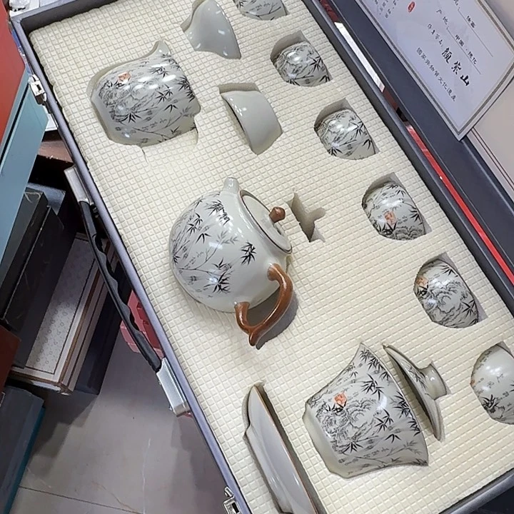 孤品茶具套装等。