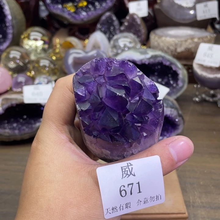 未镶嵌水晶珠宝半成品