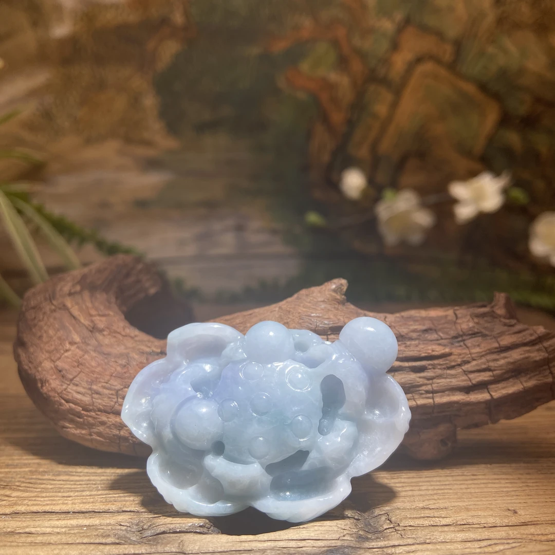 天然A货翡翠双面雕蓝紫莲花