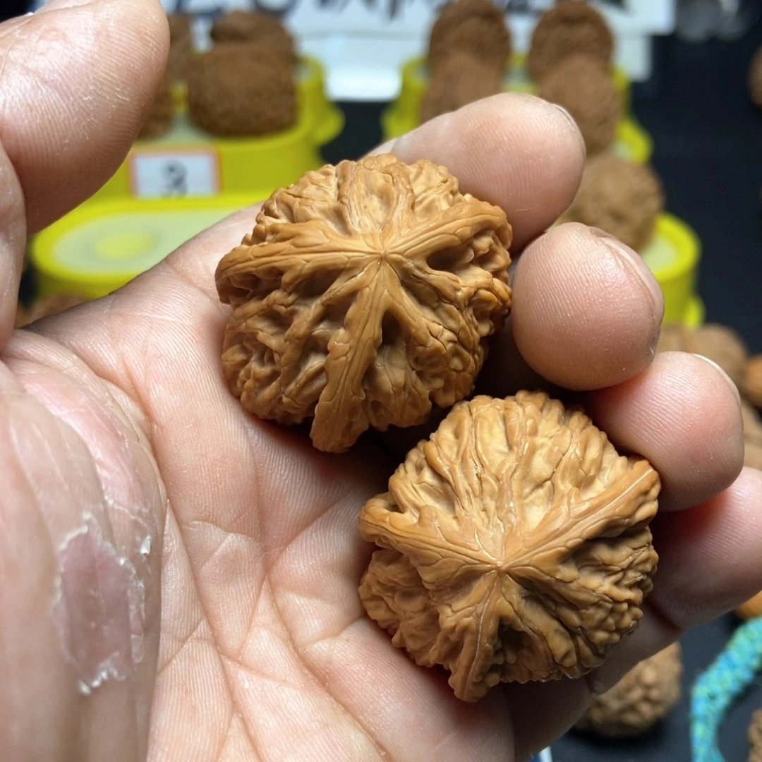 文玩核桃把件盘山三棱8