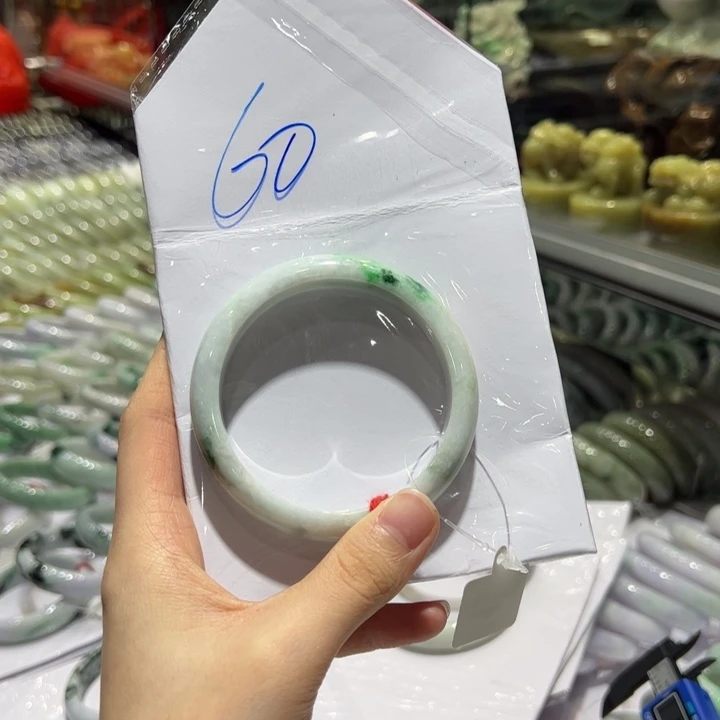 翡翠未镶嵌手镯翡翠