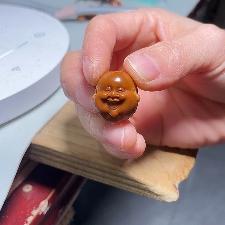 1.9百年老树老铁核笑脸一颗