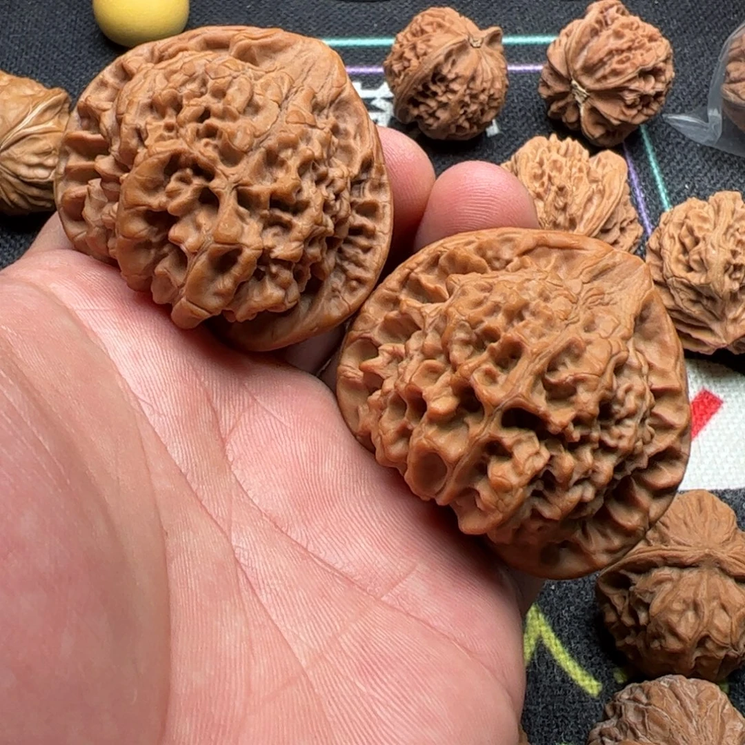 W***_吊坠文玩核桃52全品官帽