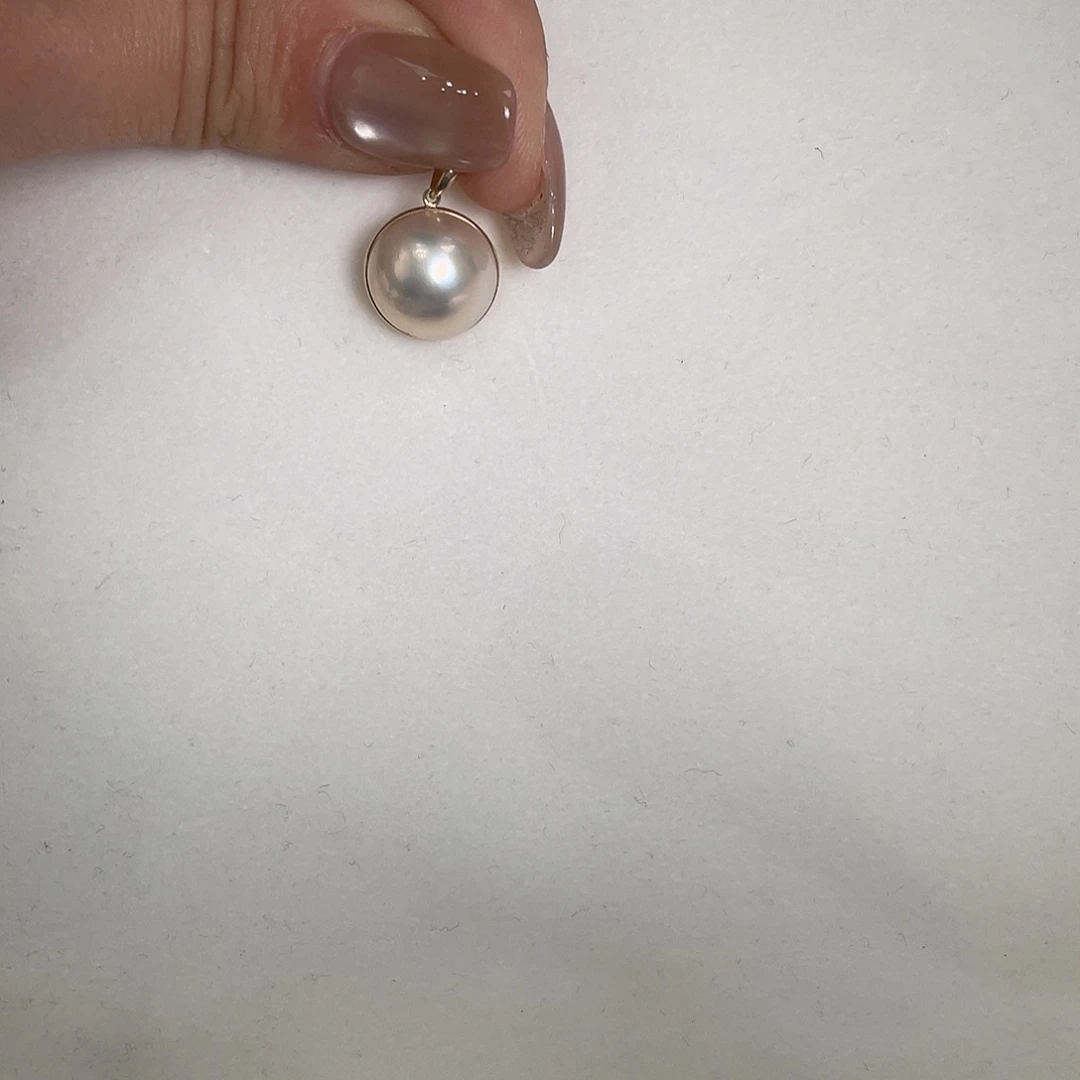18K金镶嵌颈饰拼合珍珠（马贝珠）