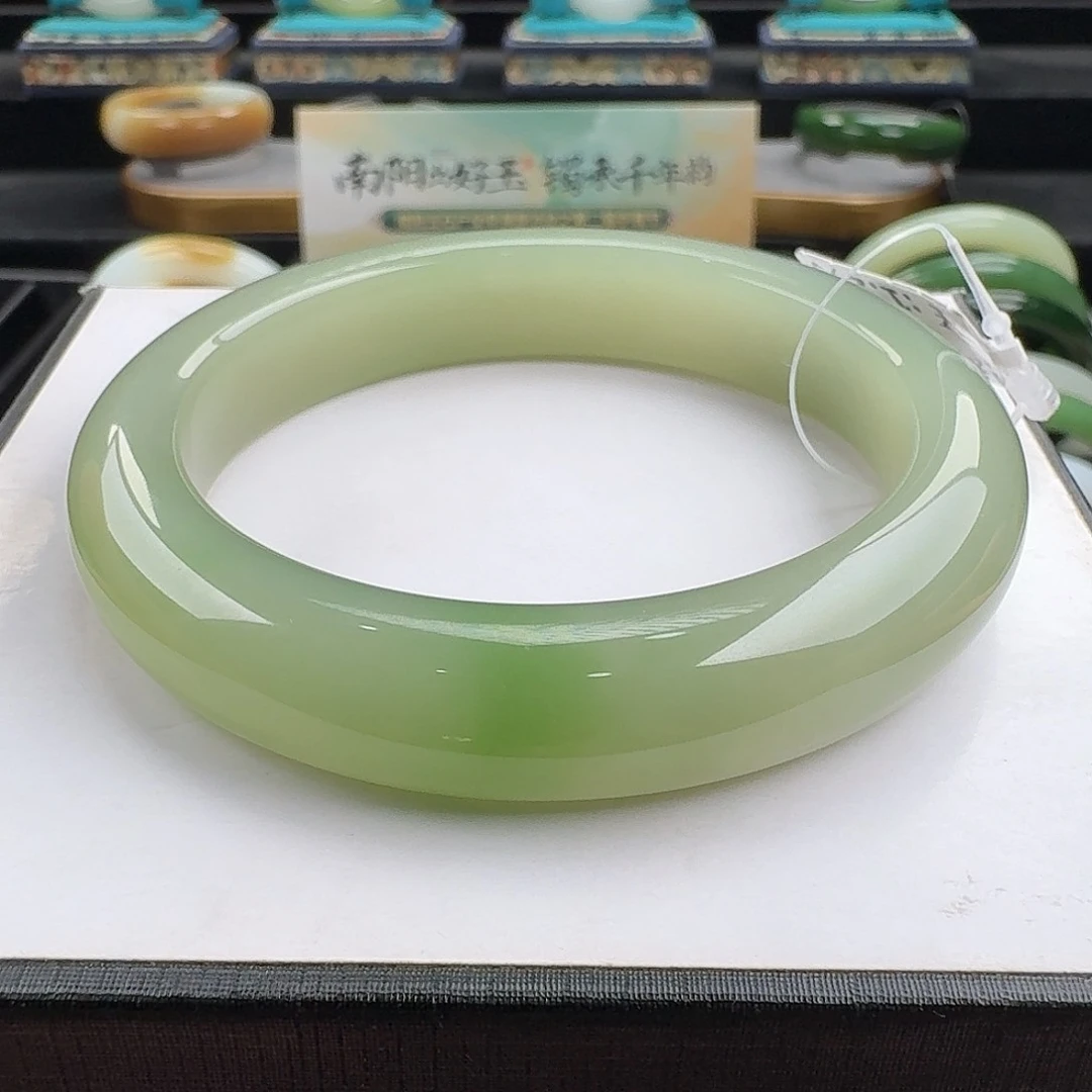 和田玉手镯未镶嵌58，59