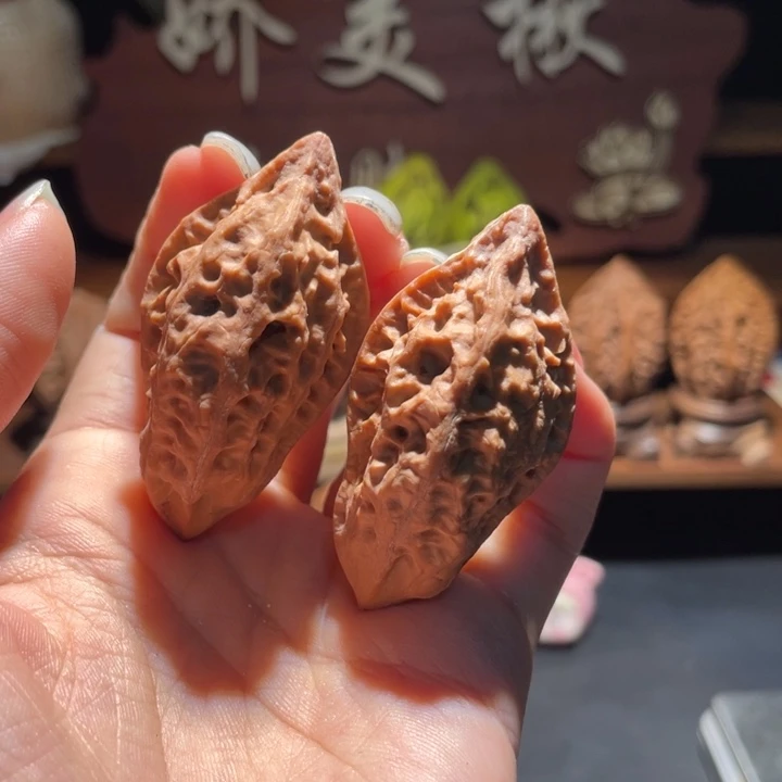 文玩核桃吊坠娇美楸40