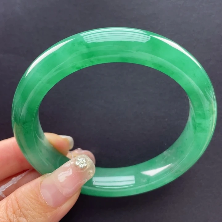 未镶嵌手镯石英质玉