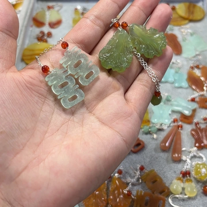 合金蛇纹石玉耳饰