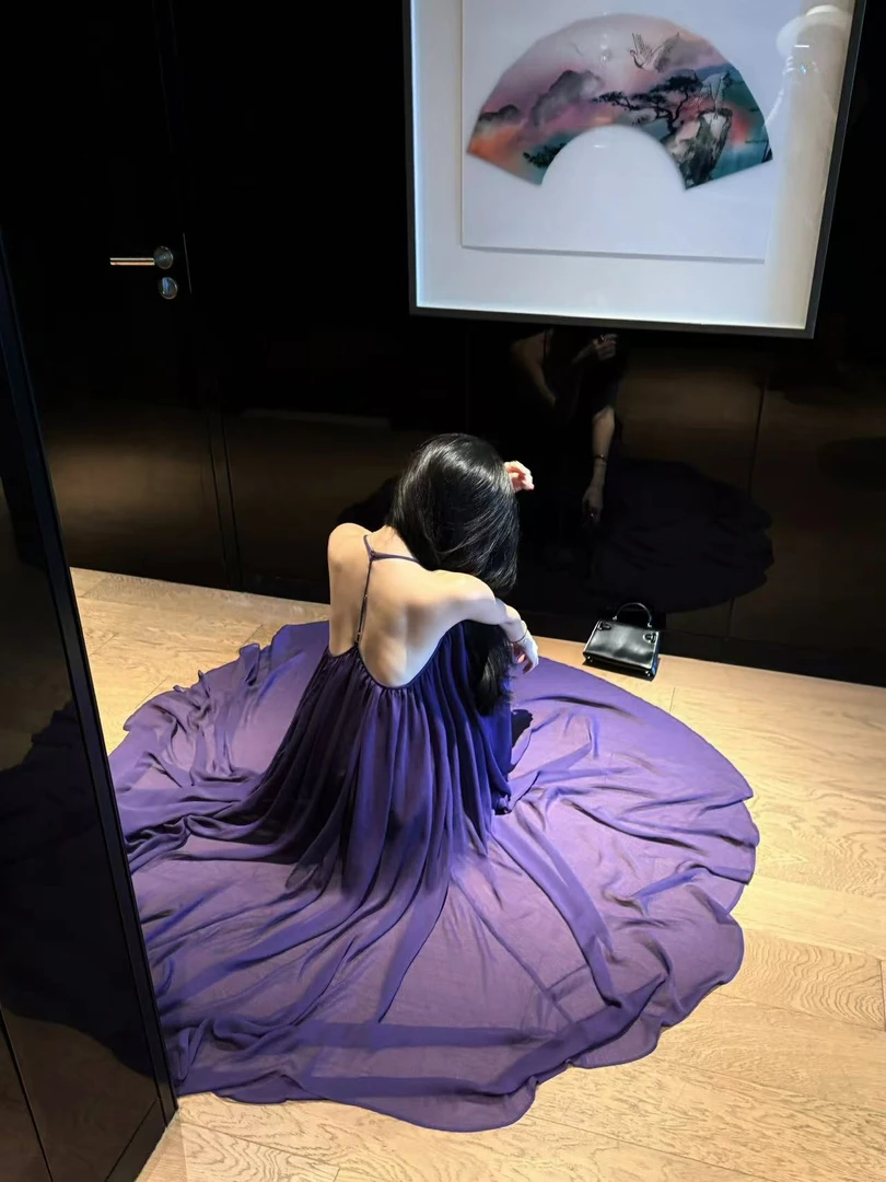 不冷BULENG 法式V领挂脖吊带背心女夏季性感纯欲气质显瘦长裙