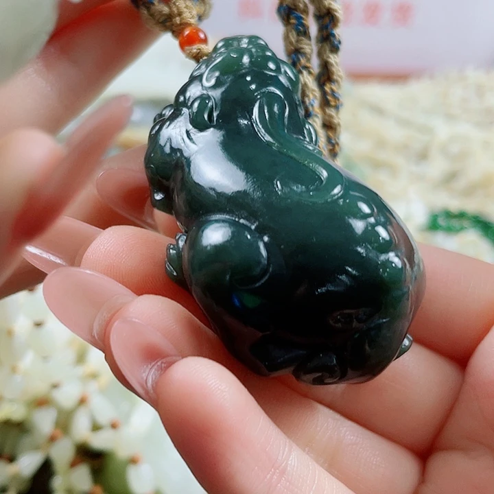 未镶嵌和田玉挂件