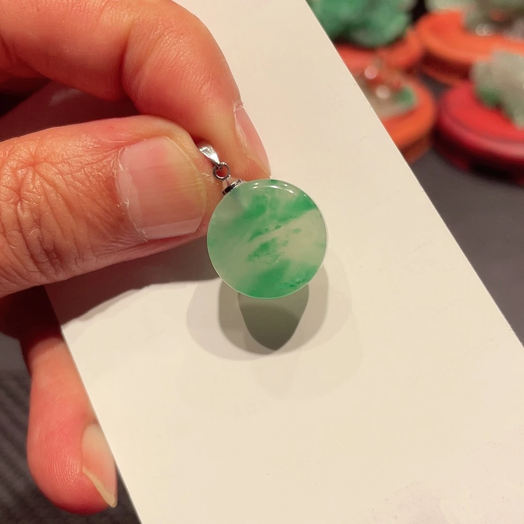 石英质玉（非洲翠）合金颈饰