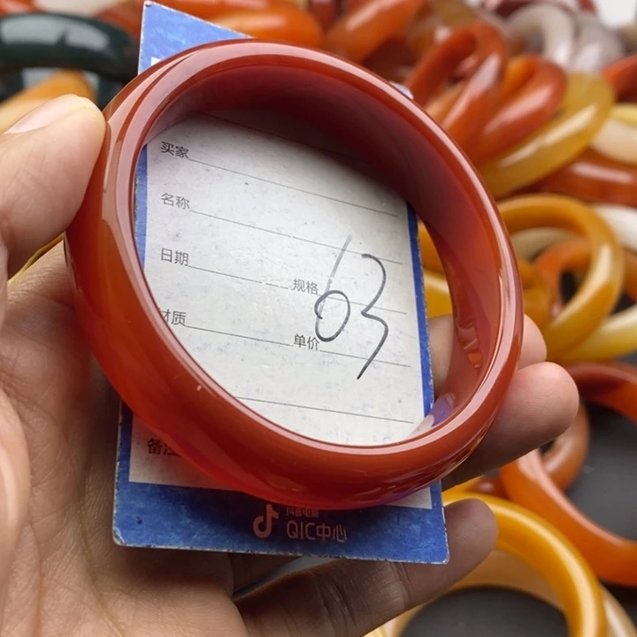 未镶嵌手镯石英质玉