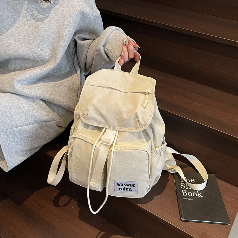 休闲大容量尼龙布双肩包轻便百搭女式出游旅行后背包大学生时尚