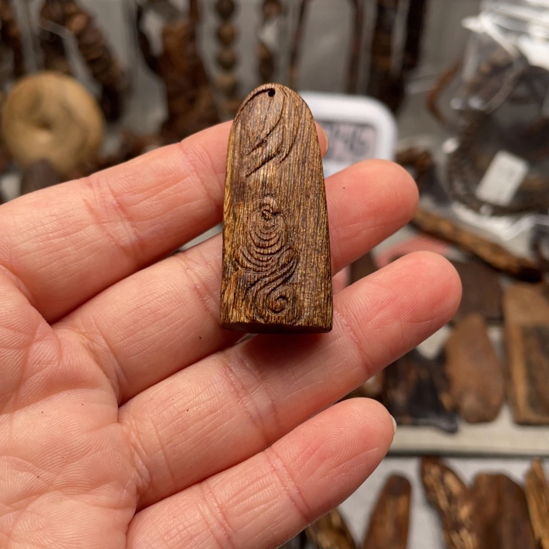 沉香碎屑沉香柬埔寨菩萨棋沉水