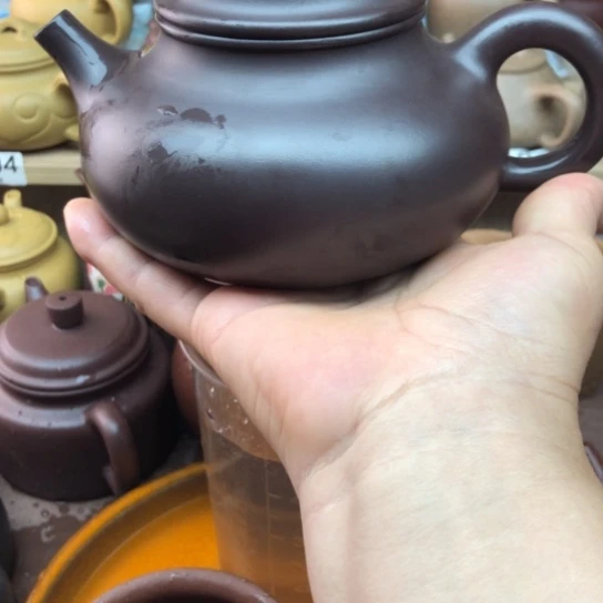 茶壶紫砂紫泥容天500豪升左右有瑕疵